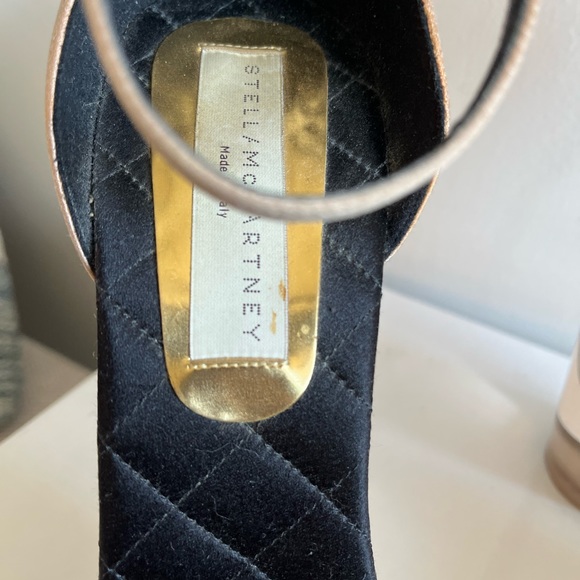 Stella McCartney Silk Open Toe Lucite Heel - Picture 6 of 9